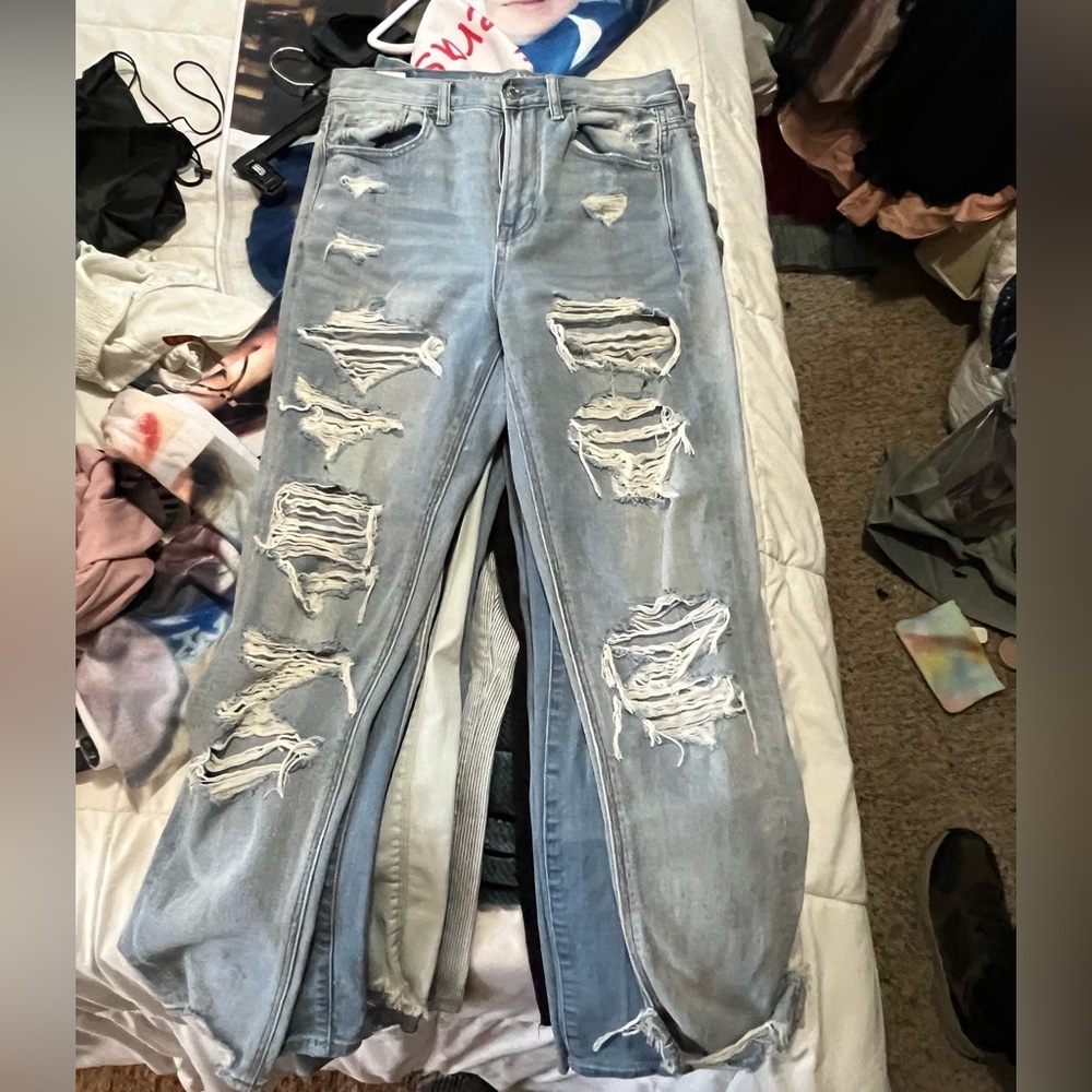(4) American Eagle JEANS High-Rise Ripped, like new